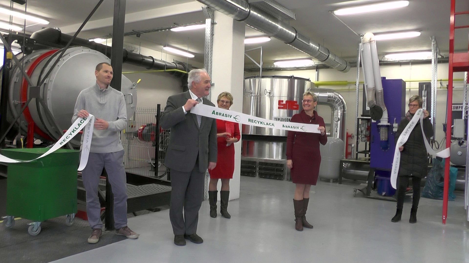 Výzkumné a vývojové pracoviště recyklace brusiva - slavnostní uvedení do provozu 11.11.2019 Výzkumné a vývojové pracoviště recyklace brusiva - slavnostní uvedení do provozu 11.11.2019