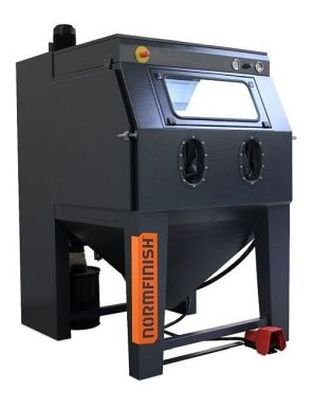 Tryskací zařízení a materiály