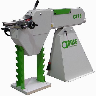 Bruska NS CL75 s připojeným modulem Notching (CLB) pro broušení konců trubek pro jejich následné svařování Bruska NS CL75 s připojeným modulem Notching (CLB) pro broušení konců trubek pro jejich následné svařování